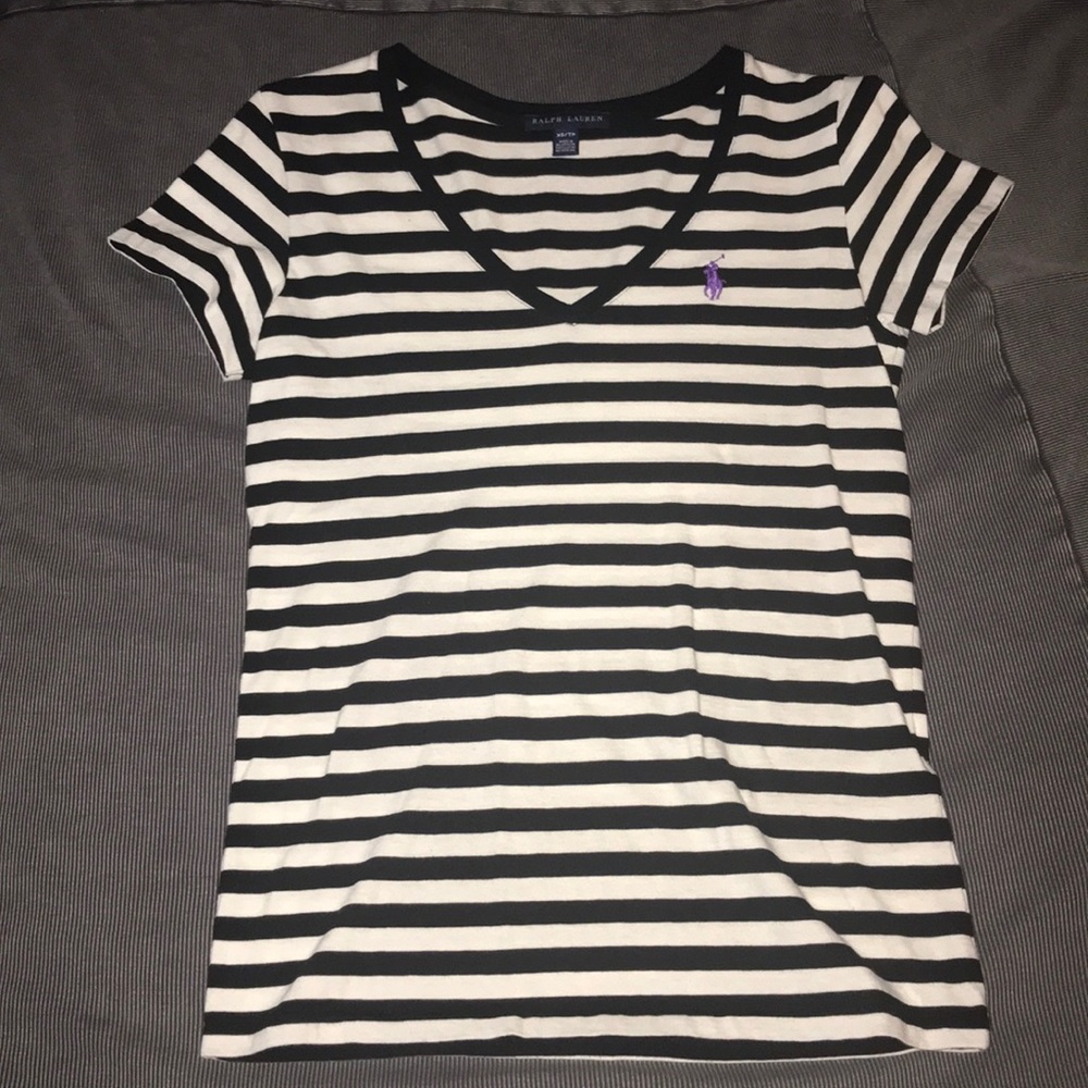 Black & White. V neck
